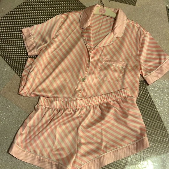 VS ICONIC PRINT SATIN PJ SHORTS SET - Picture 4 of 7